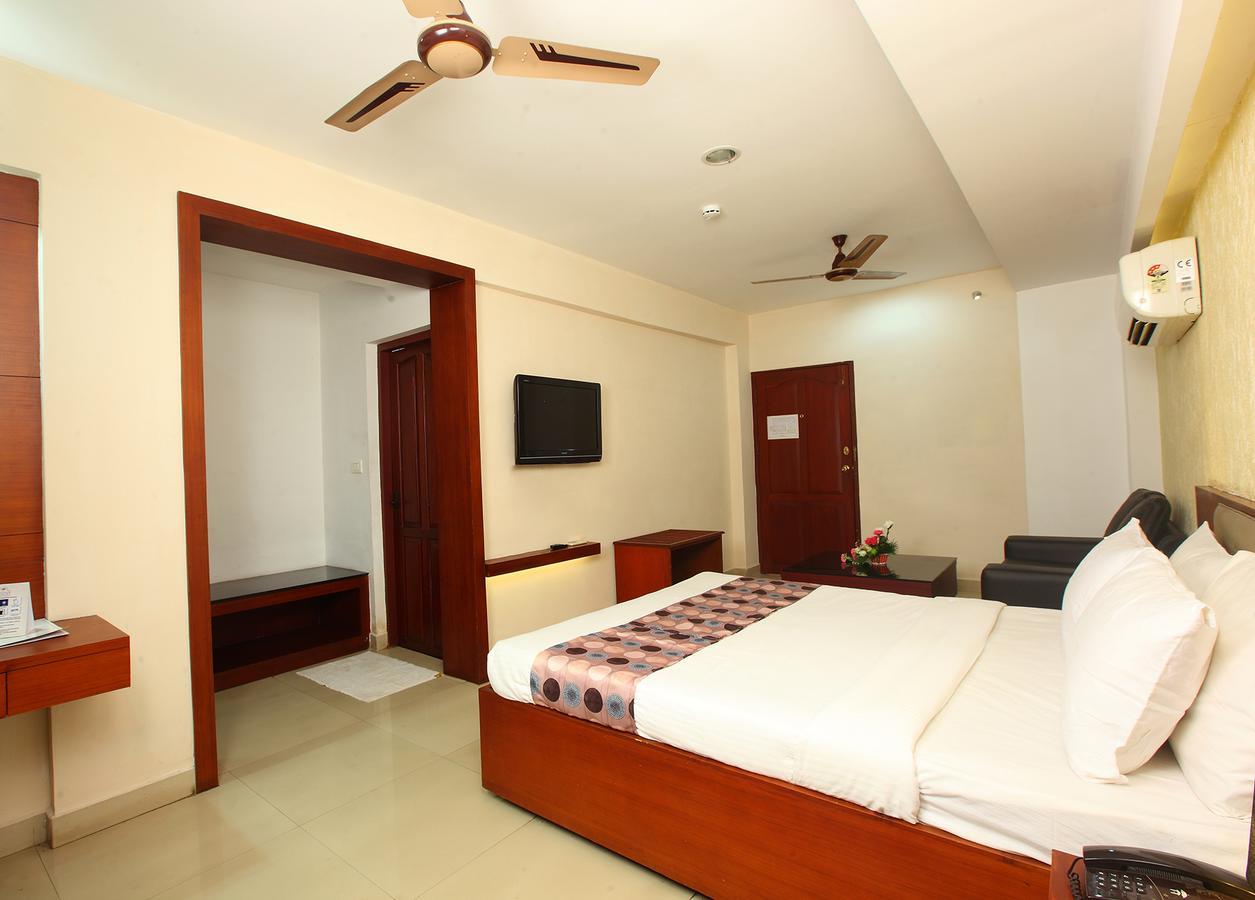 Trichur Towers Thrissur Ngoại thất bức ảnh