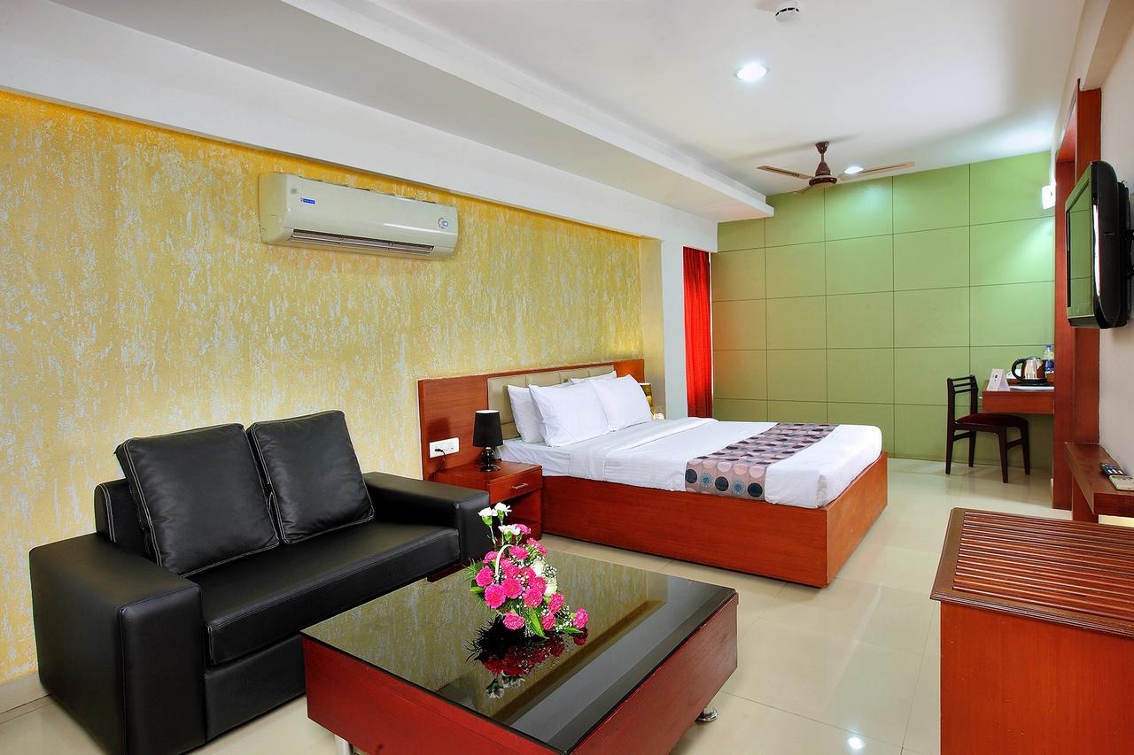 Trichur Towers Thrissur Ngoại thất bức ảnh